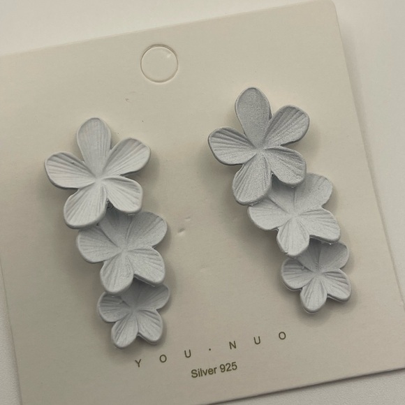 Floral drop earrings - Picture 2 of 2